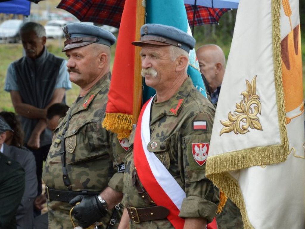 Wmurowanie Aktu Erekcyjnego i urny z prochami pod budowę pomnika 