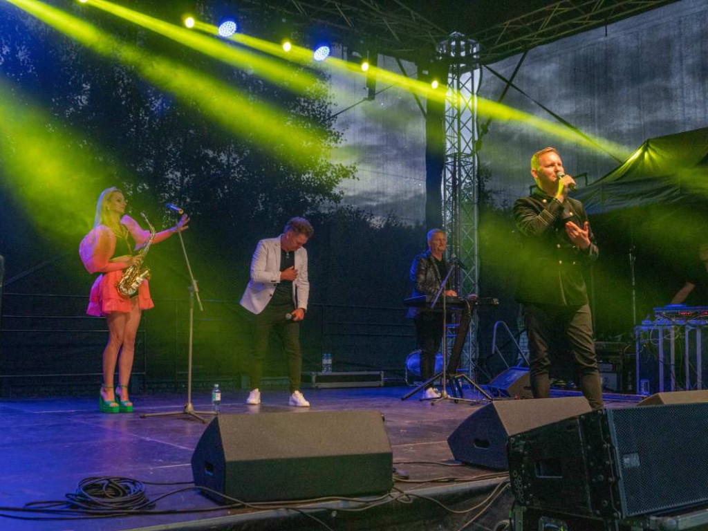 Zespół MIG zrobił furorę na Dniach Osieka. Przy przebojach grupy bawiły się tłumy fanów [zdjęcia]