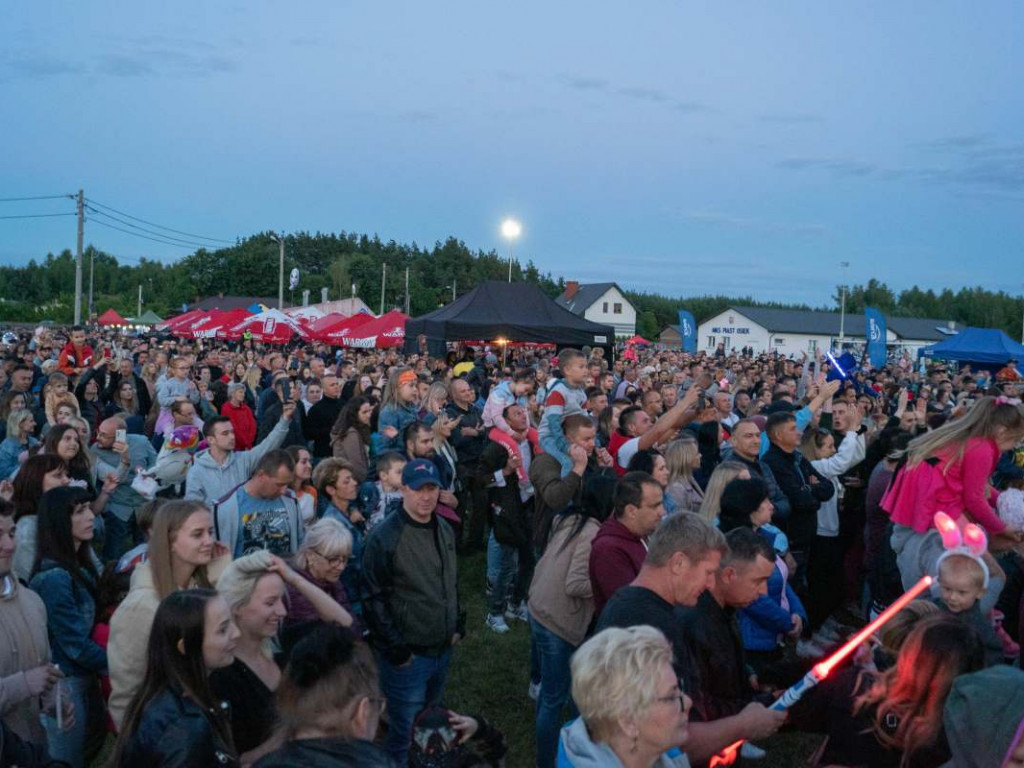 Zespół MIG zrobił furorę na Dniach Osieka. Przy przebojach grupy bawiły się tłumy fanów [zdjęcia]