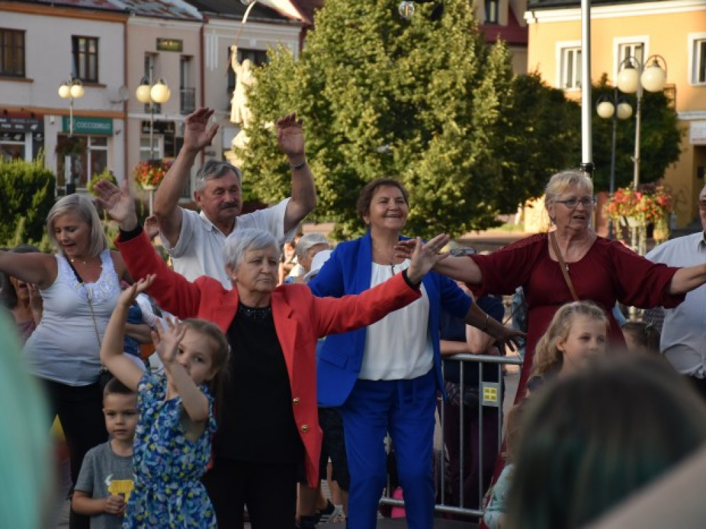 Tarnobrzeg się bawił! Za nami druga potańcówka na rynku [zdjęcia]