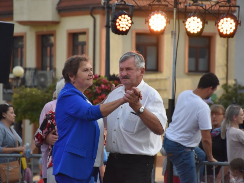 Tarnobrzeg się bawił! Za nami druga potańcówka na rynku [zdjęcia]