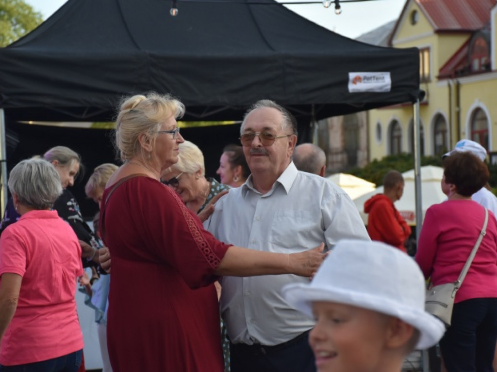 Tarnobrzeg się bawił! Za nami druga potańcówka na rynku [zdjęcia]