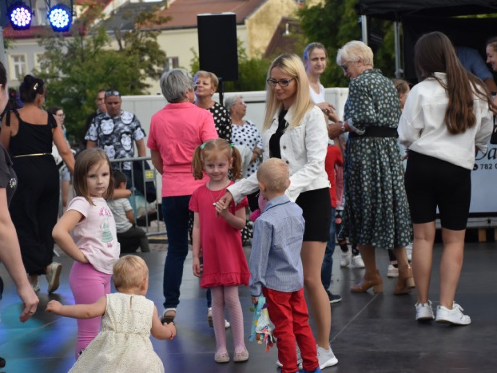 Tarnobrzeg się bawił! Za nami druga potańcówka na rynku [zdjęcia]