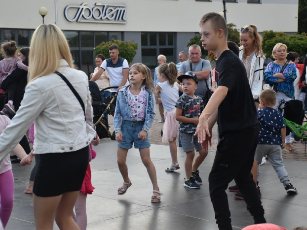 Tarnobrzeg się bawił! Za nami druga potańcówka na rynku [zdjęcia]