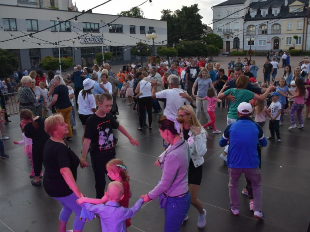 Tarnobrzeg się bawił! Za nami druga potańcówka na rynku [zdjęcia]