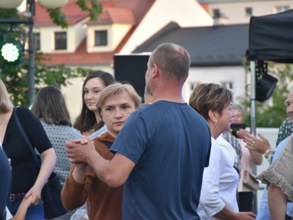 Tarnobrzeg się bawił! Za nami druga potańcówka na rynku [zdjęcia]
