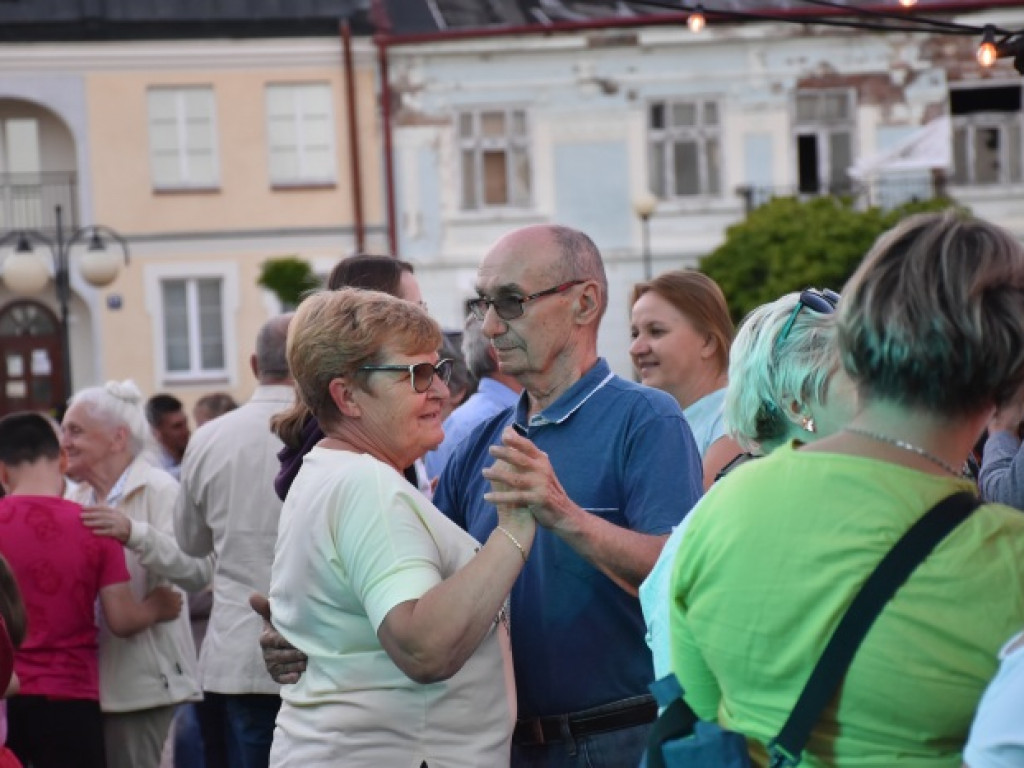 Tarnobrzeg się bawił! Za nami druga potańcówka na rynku [zdjęcia]