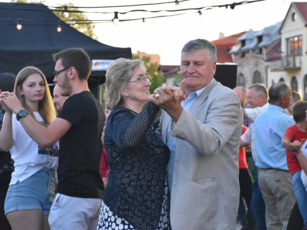 Tarnobrzeg się bawił! Za nami druga potańcówka na rynku [zdjęcia]