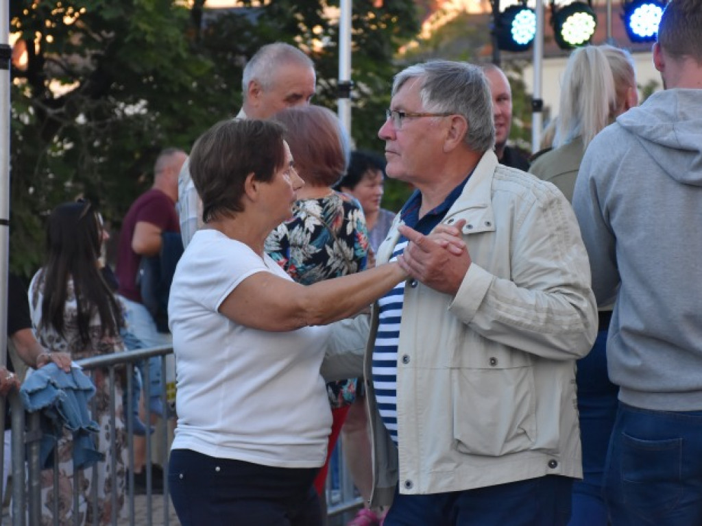 Tarnobrzeg się bawił! Za nami druga potańcówka na rynku [zdjęcia]