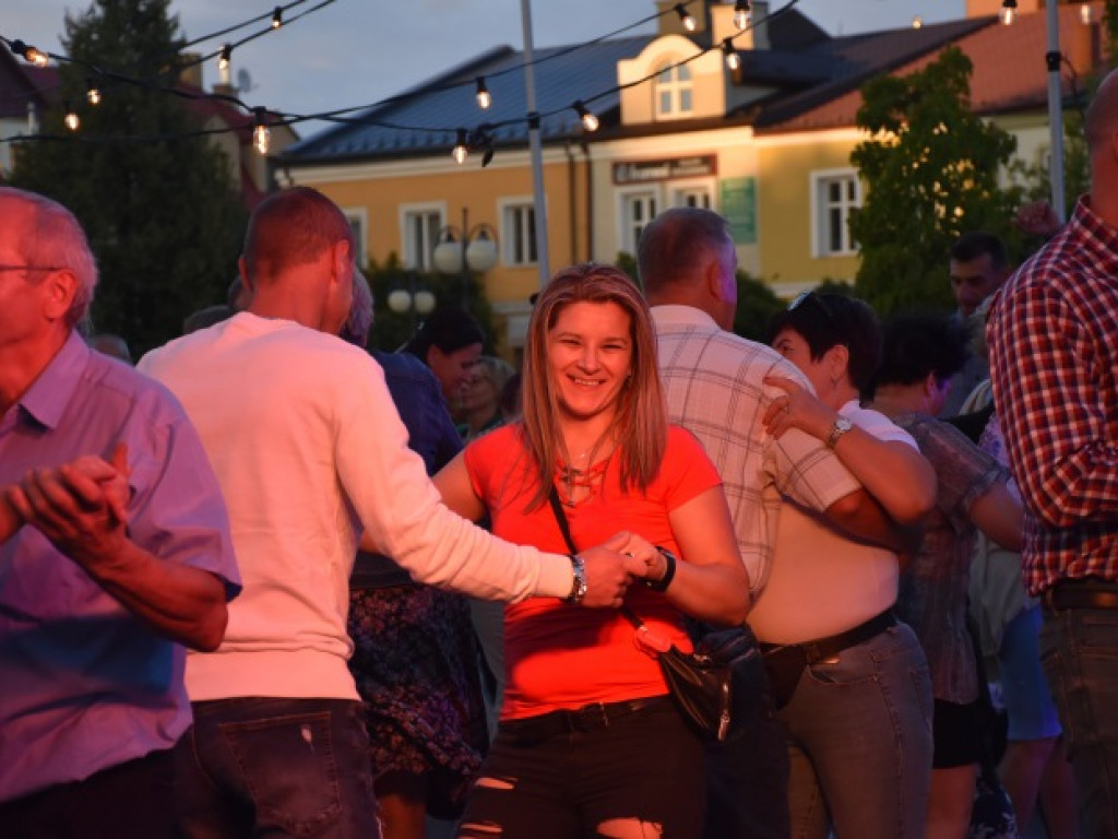 Tarnobrzeg się bawił! Za nami druga potańcówka na rynku [zdjęcia]