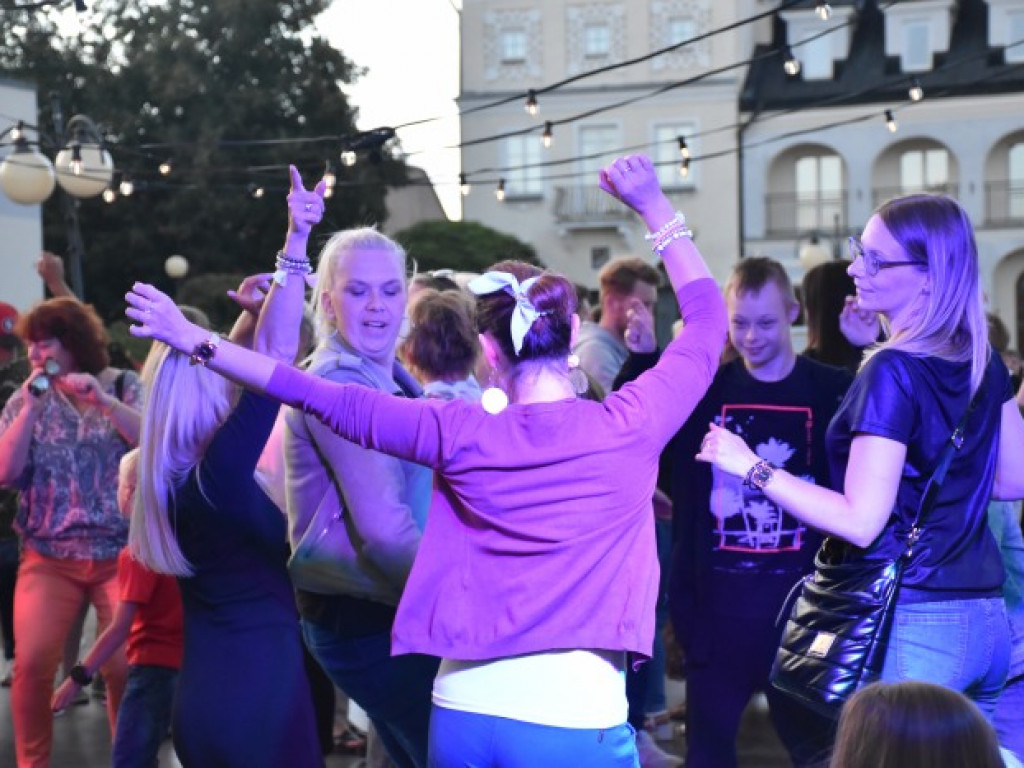 Tarnobrzeg się bawił! Za nami druga potańcówka na rynku [zdjęcia]