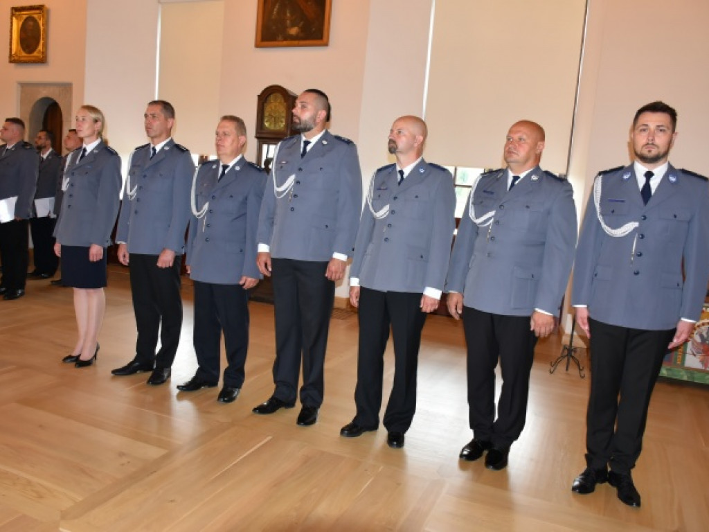 Święto sandomierskich policjantów. Były awanse na wyższe stopnie i podziękowania [zdjęcia]