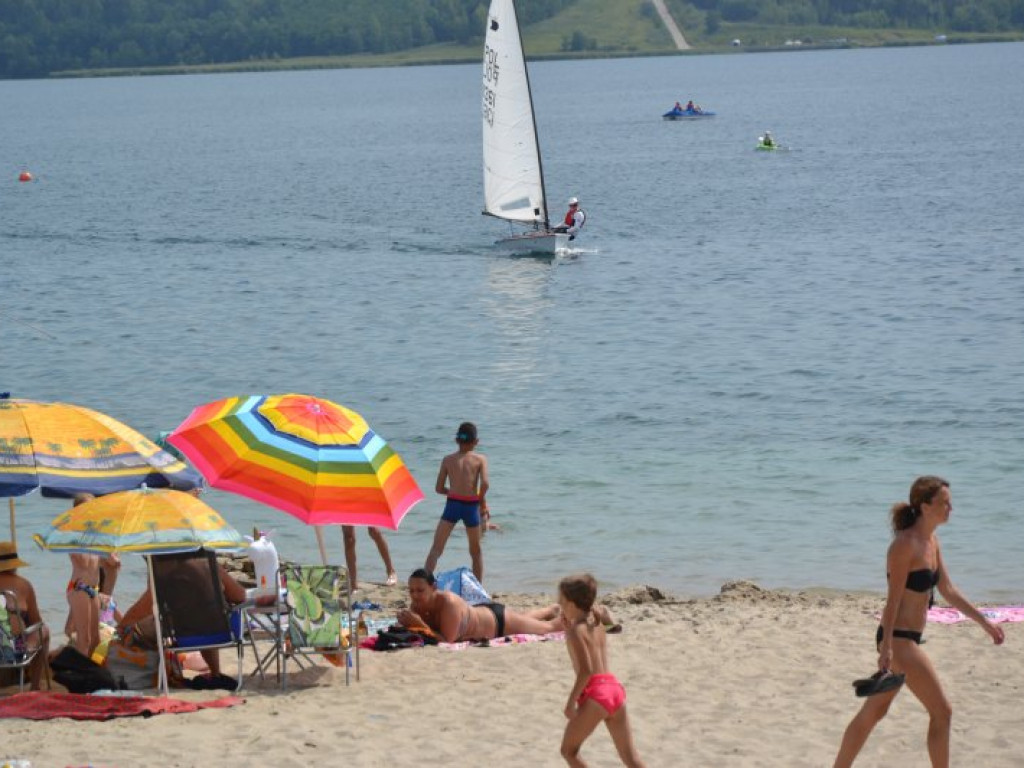 Tak było w piątek i sobotę na plaży nad Jeziorem Tarnobrzeskim [zdjęcia]