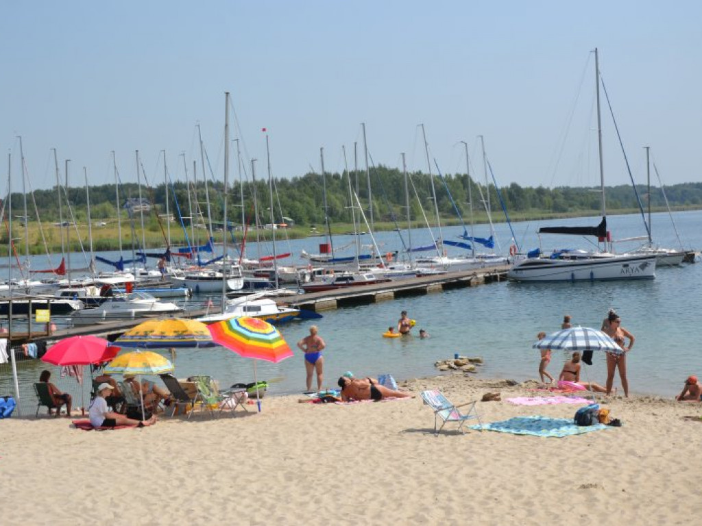 Tak było w piątek i sobotę na plaży nad Jeziorem Tarnobrzeskim [zdjęcia]