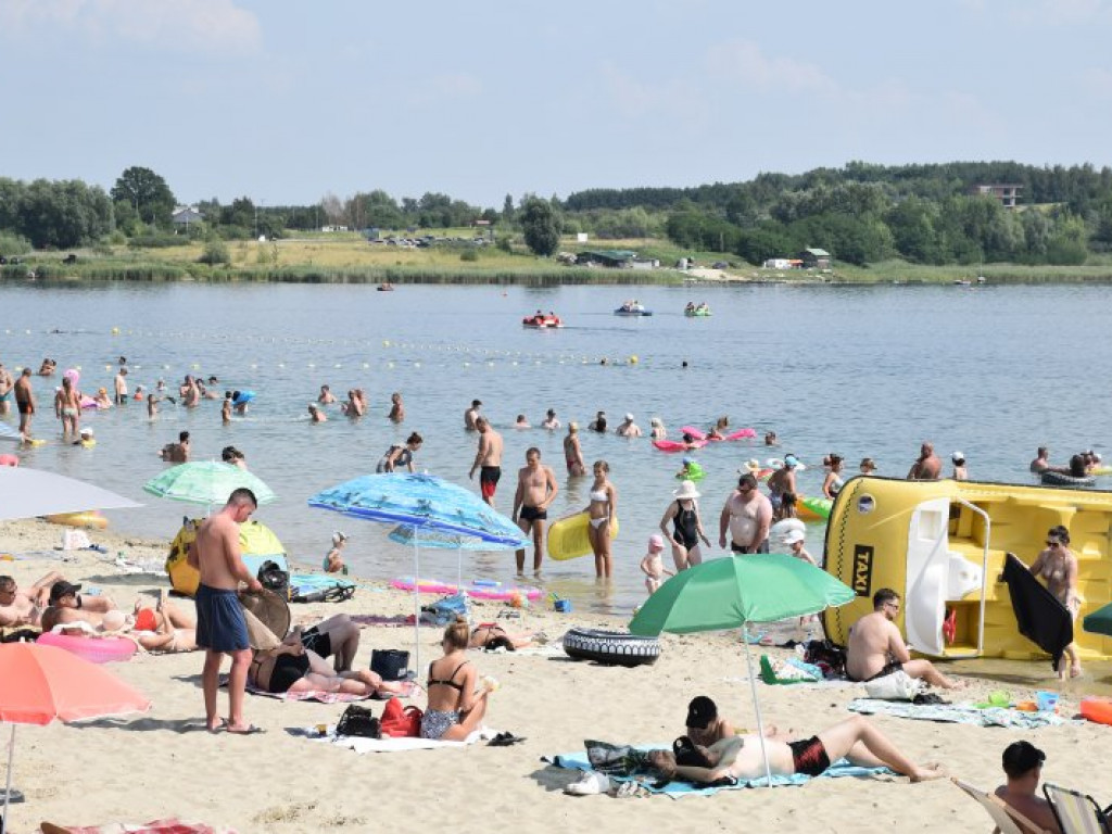 Tak było w piątek i sobotę na plaży nad Jeziorem Tarnobrzeskim [zdjęcia]