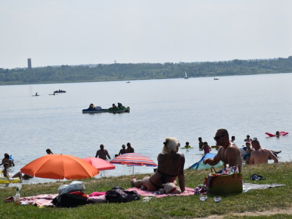 Tak było w piątek i sobotę na plaży nad Jeziorem Tarnobrzeskim [zdjęcia]
