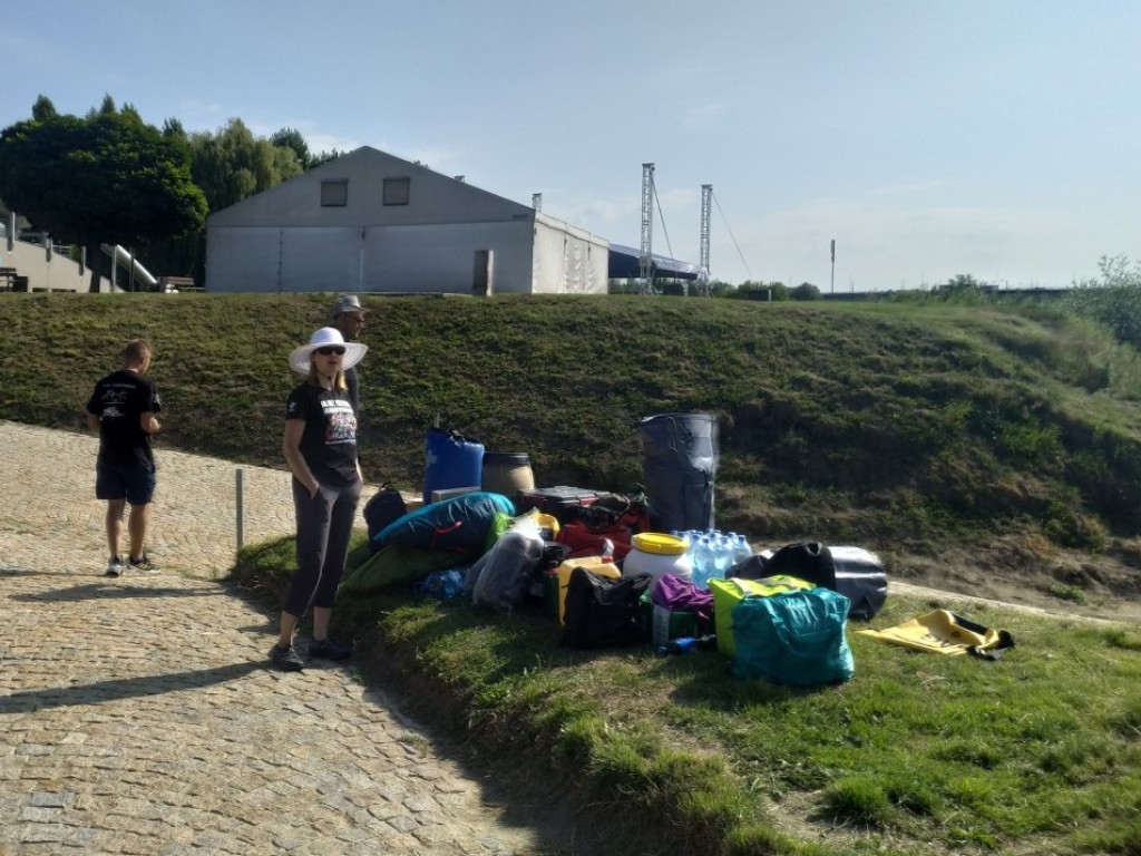 Płyną z Sandomierza do stolicy, aby upamiętnić powstańców