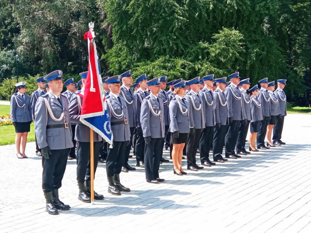 Tarnobrzeska policja świętuje. Deszcz awansów i odznaczeń [zdjęcia]