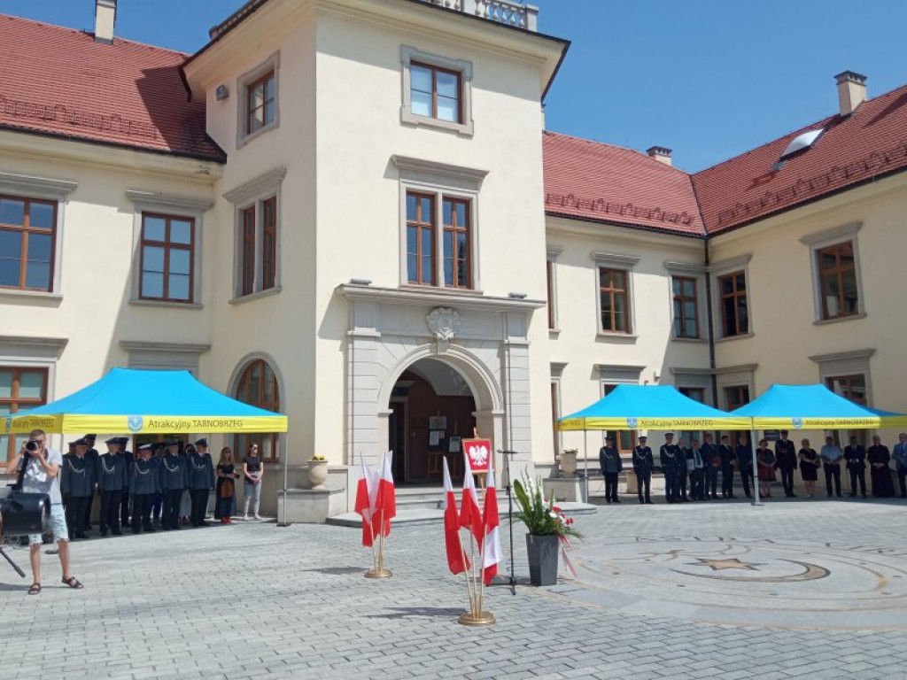 Tarnobrzeska policja świętuje. Deszcz awansów i odznaczeń [zdjęcia]