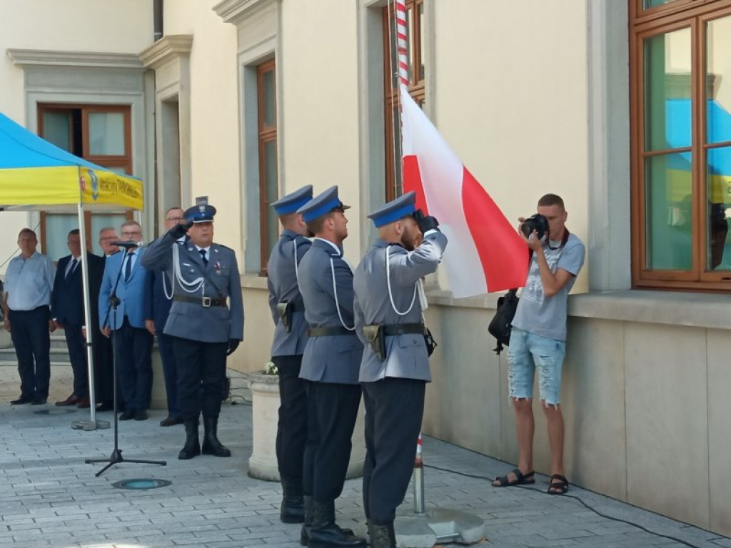 Tarnobrzeska policja świętuje. Deszcz awansów i odznaczeń [zdjęcia]