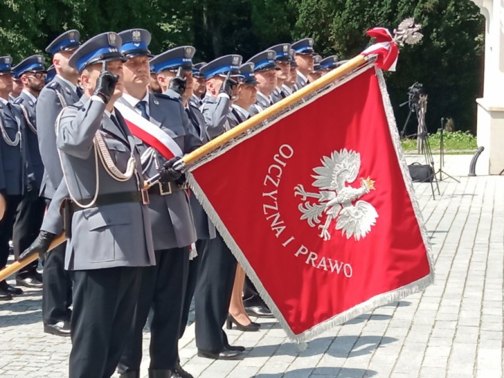 Tarnobrzeska policja świętuje. Deszcz awansów i odznaczeń [zdjęcia]