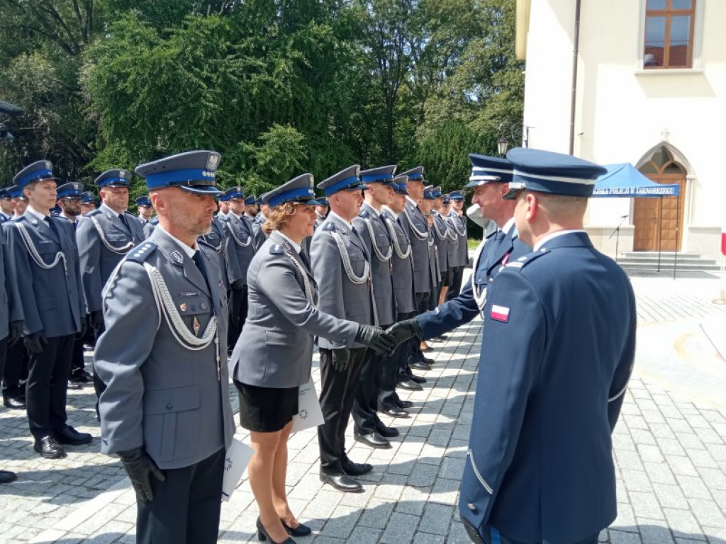 Tarnobrzeska policja świętuje. Deszcz awansów i odznaczeń [zdjęcia]