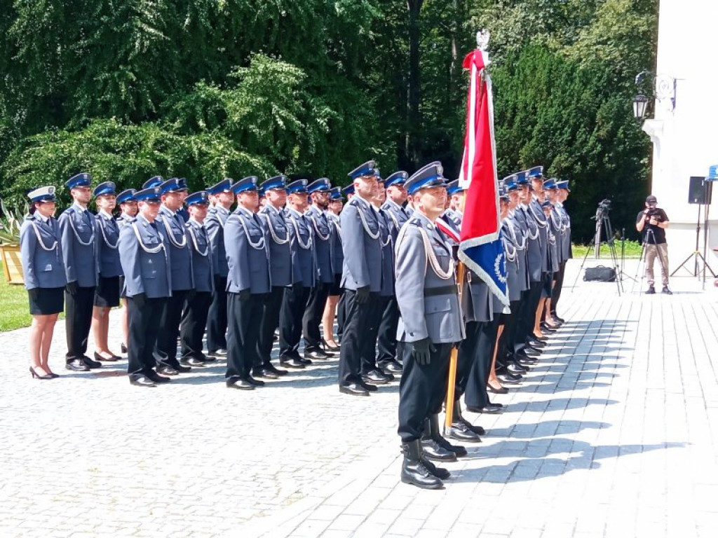 Tarnobrzeska policja świętuje. Deszcz awansów i odznaczeń [zdjęcia]
