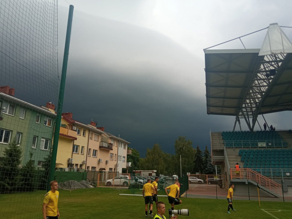 Monstrualna chmura nad Tarnobrzegiem [zdjęcia]