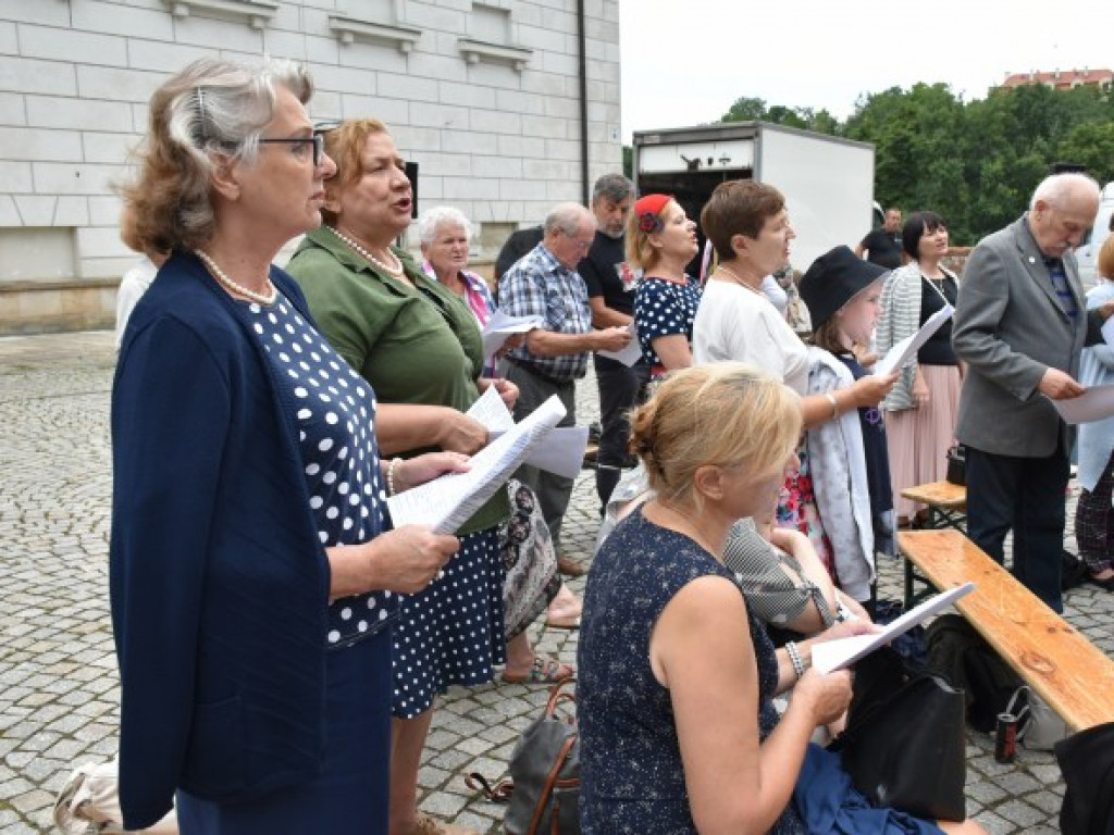 Zaśpiewali dla bohaterów akcji 