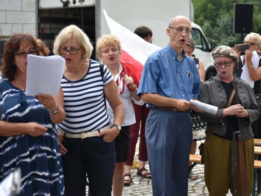 Zaśpiewali dla bohaterów akcji 
