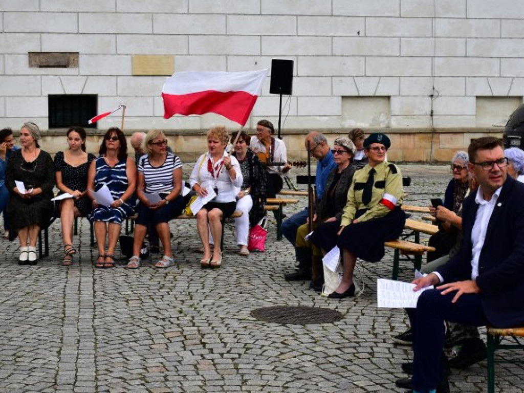 Zaśpiewali dla bohaterów akcji 