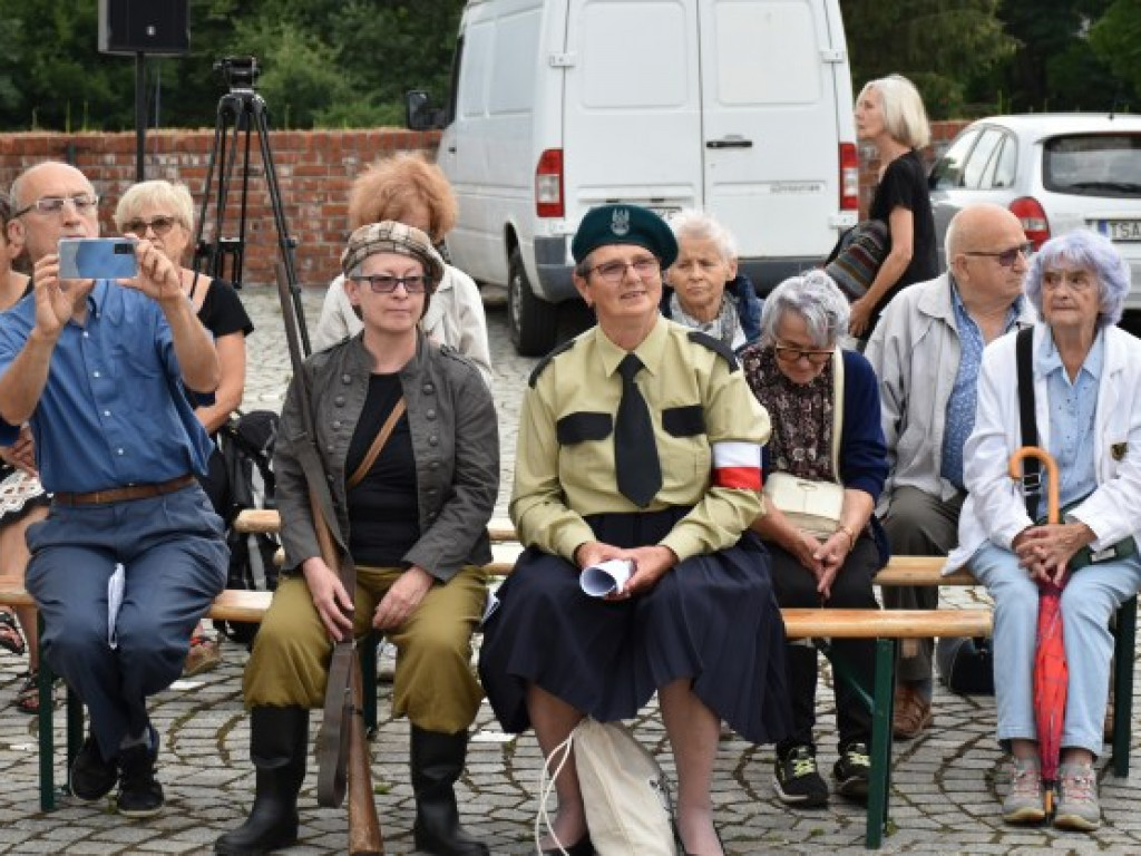 Zaśpiewali dla bohaterów akcji 