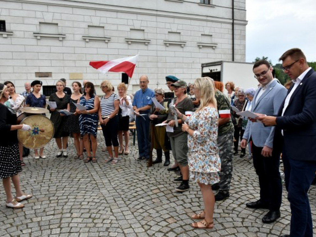 Zaśpiewali dla bohaterów akcji 