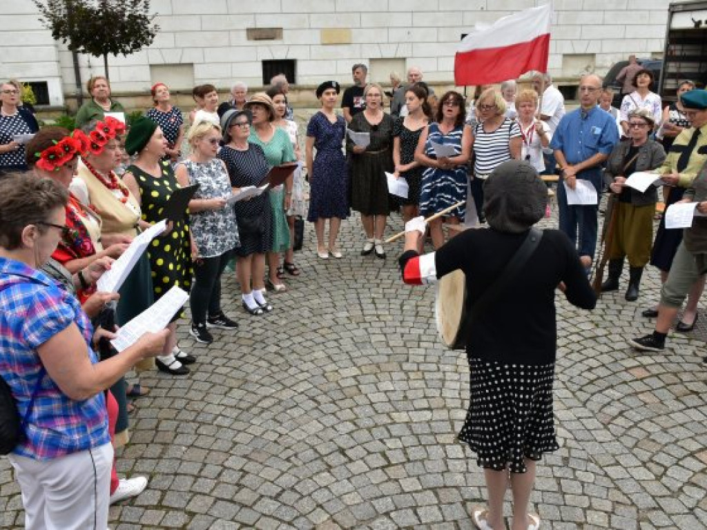 Zaśpiewali dla bohaterów akcji 