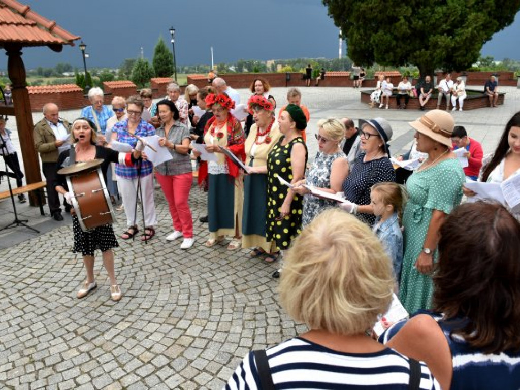 Zaśpiewali dla bohaterów akcji 
