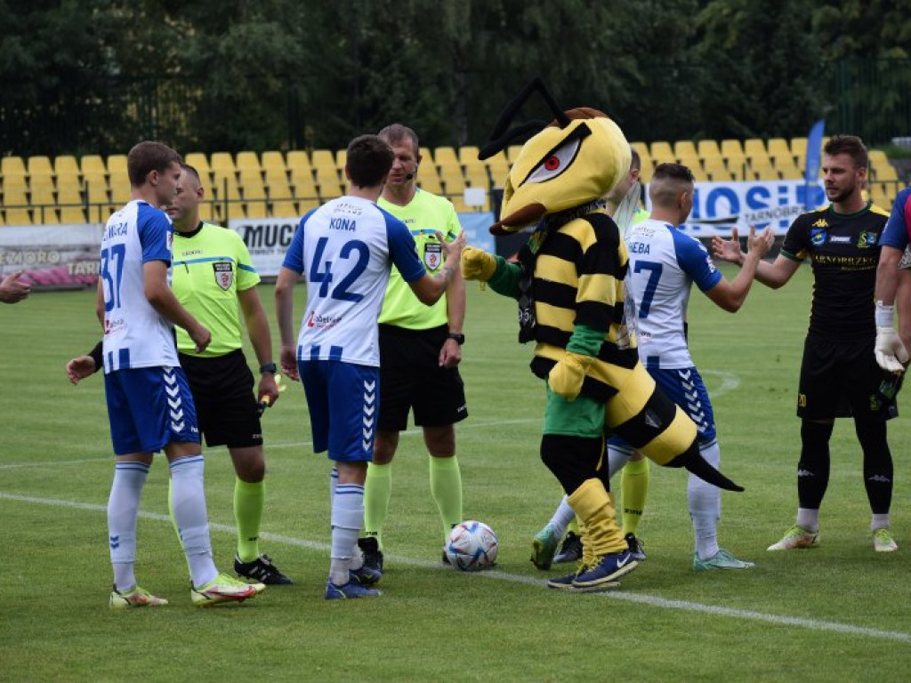 Siarka Tarnobrzeg - Wisła Puławy 2-4. Pierwsza porażka tarnobrzeżan w 2 lidze [zdjęcia]