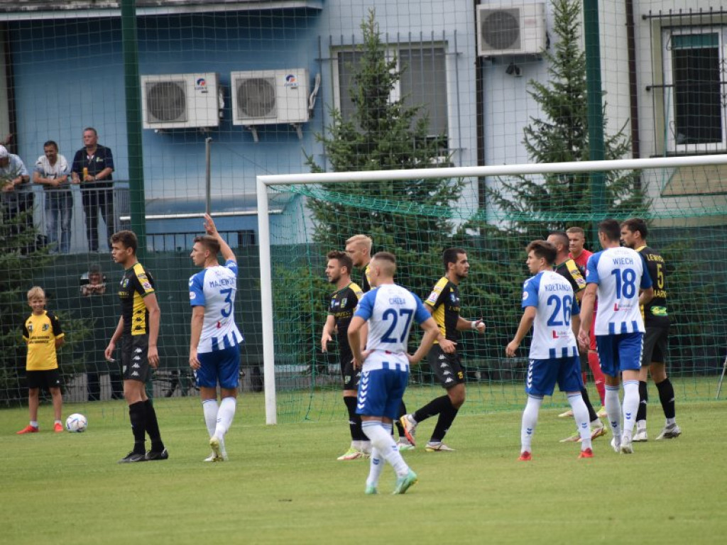 Siarka Tarnobrzeg - Wisła Puławy 2-4. Pierwsza porażka tarnobrzeżan w 2 lidze [zdjęcia]