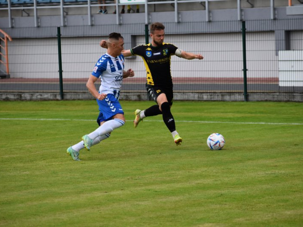 Siarka Tarnobrzeg - Wisła Puławy 2-4. Pierwsza porażka tarnobrzeżan w 2 lidze [zdjęcia]