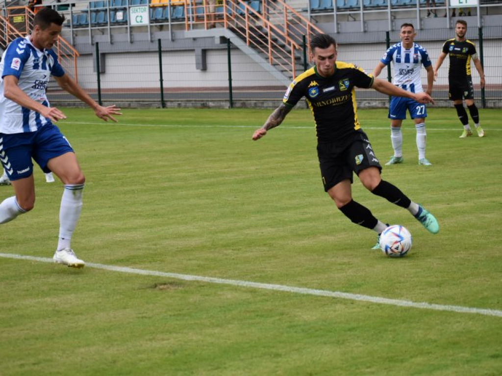 Siarka Tarnobrzeg - Wisła Puławy 2-4. Pierwsza porażka tarnobrzeżan w 2 lidze [zdjęcia]