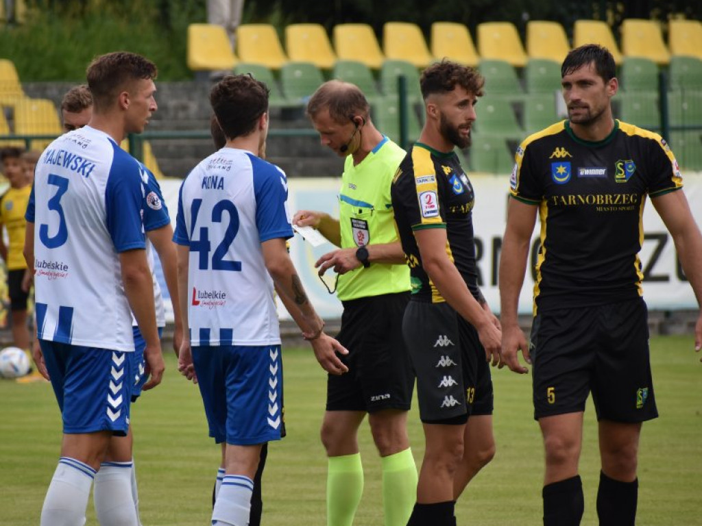 Siarka Tarnobrzeg - Wisła Puławy 2-4. Pierwsza porażka tarnobrzeżan w 2 lidze [zdjęcia]