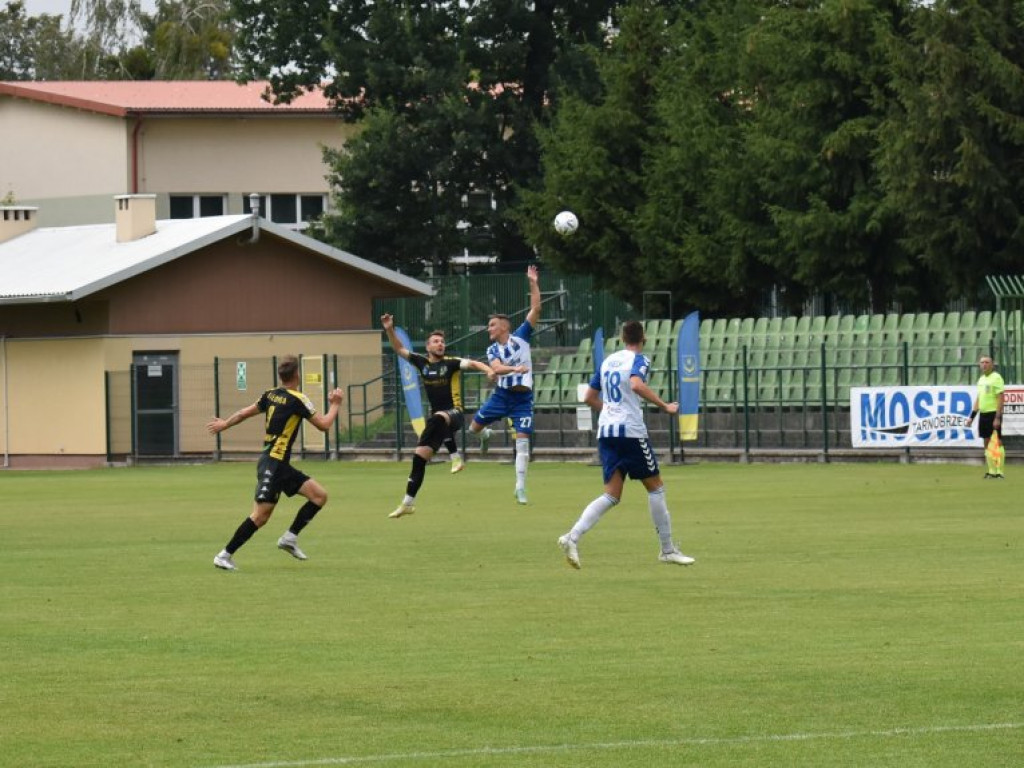 Siarka Tarnobrzeg - Wisła Puławy 2-4. Pierwsza porażka tarnobrzeżan w 2 lidze [zdjęcia]