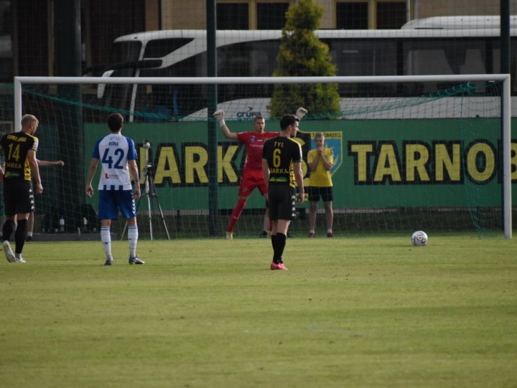 Siarka Tarnobrzeg - Wisła Puławy 2-4. Pierwsza porażka tarnobrzeżan w 2 lidze [zdjęcia]