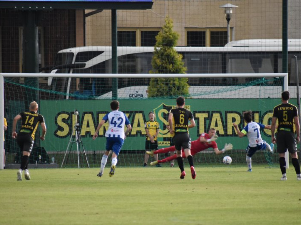 Siarka Tarnobrzeg - Wisła Puławy 2-4. Pierwsza porażka tarnobrzeżan w 2 lidze [zdjęcia]