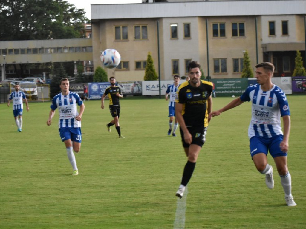 Siarka Tarnobrzeg - Wisła Puławy 2-4. Pierwsza porażka tarnobrzeżan w 2 lidze [zdjęcia]