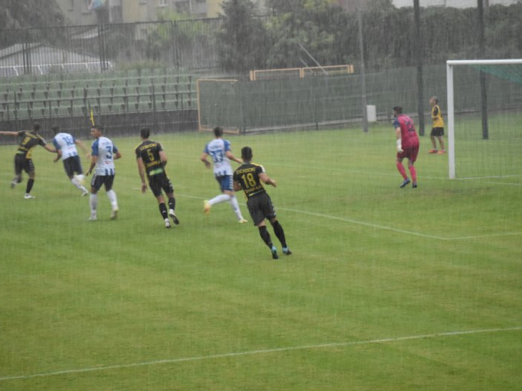 Siarka Tarnobrzeg - Wisła Puławy 2-4. Pierwsza porażka tarnobrzeżan w 2 lidze [zdjęcia]