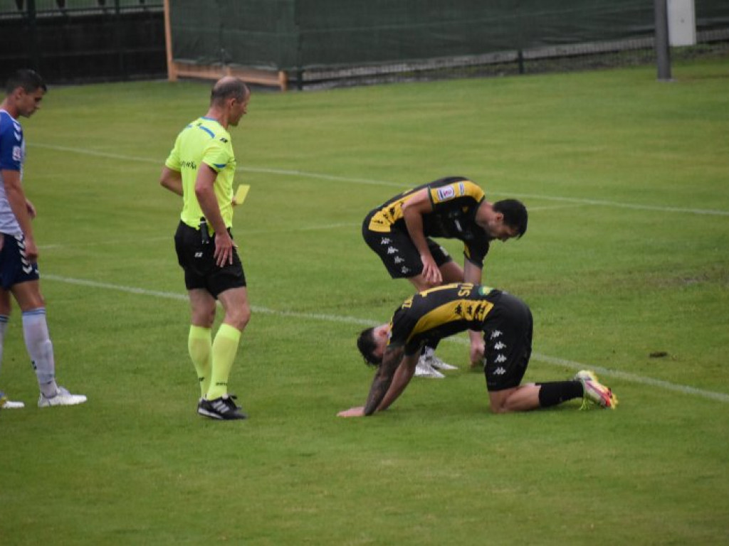 Siarka Tarnobrzeg - Wisła Puławy 2-4. Pierwsza porażka tarnobrzeżan w 2 lidze [zdjęcia]