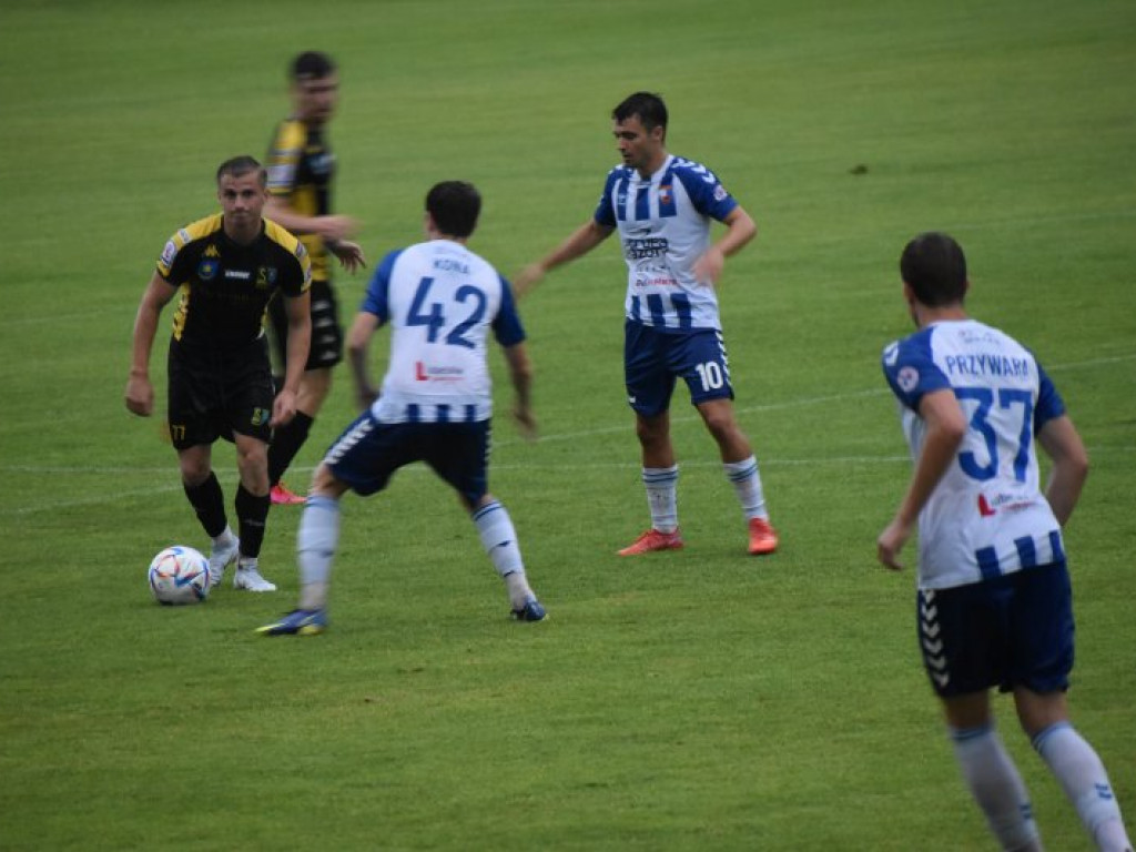 Siarka Tarnobrzeg - Wisła Puławy 2-4. Pierwsza porażka tarnobrzeżan w 2 lidze [zdjęcia]