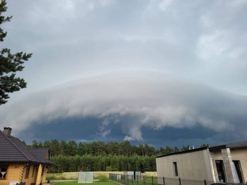 Wał szkwałowy nad Tarnobrzegiem. Niesamowite zdjęcia naszych czytelników [zdjęcia]