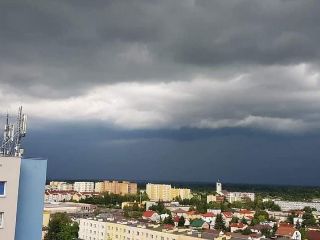 Wał szkwałowy nad Tarnobrzegiem. Niesamowite zdjęcia naszych czytelników [zdjęcia]