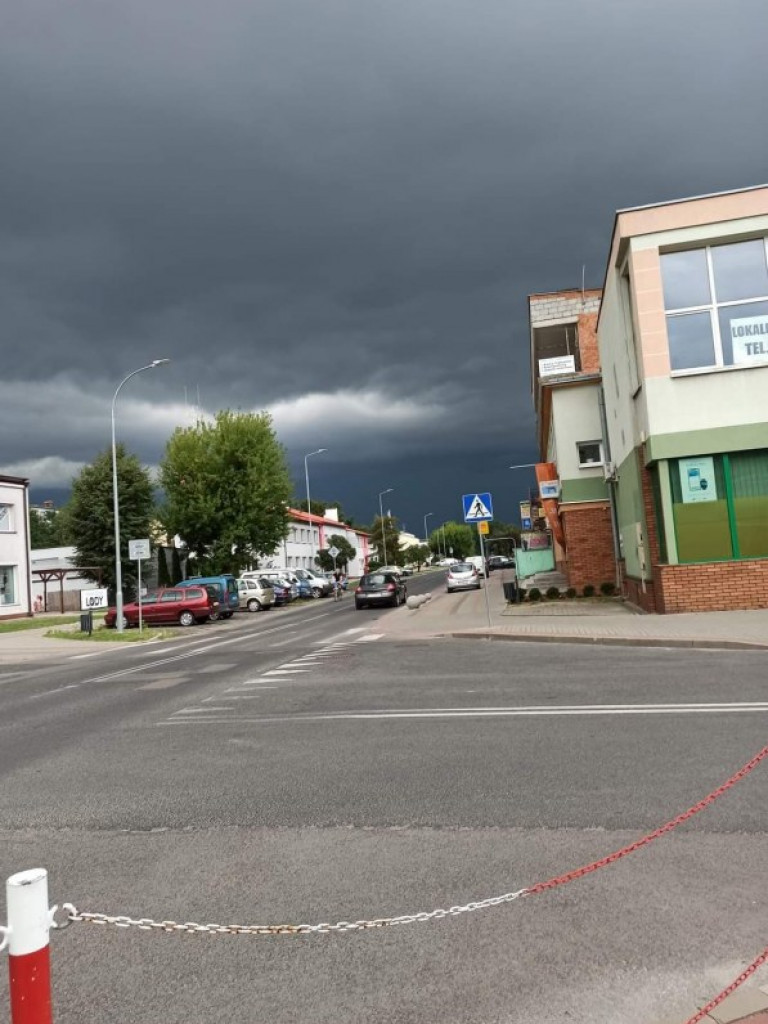 Wał szkwałowy nad Tarnobrzegiem. Niesamowite zdjęcia naszych czytelników [zdjęcia]
